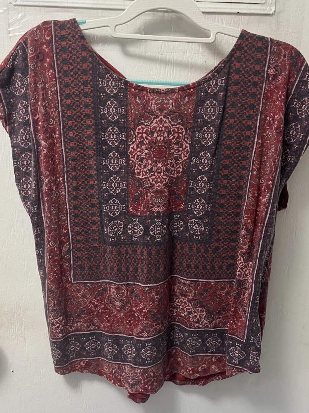 Womens Short Sleeve Blouse in Red Paisley Size M